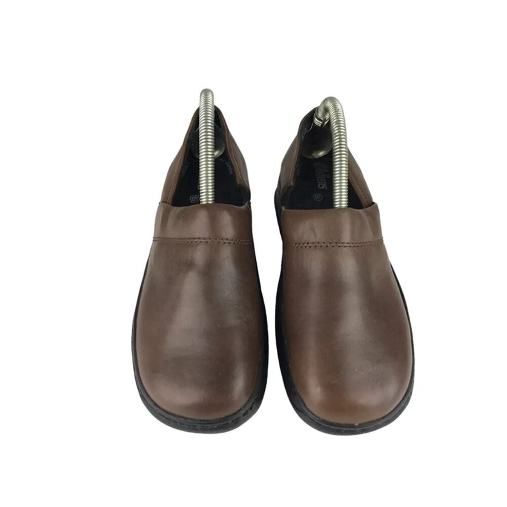 Cobbie Womens Brown Cuddlers Leather Round Toe Comfort Slip On Shoes Size US 6.5